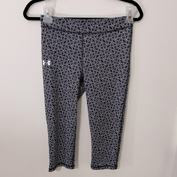 Under Armour Heat Gear Capri Shorts - Youth Large - Picture 1 of 5